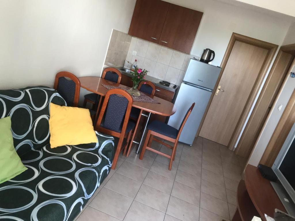 Apartments Iva Rogoznica  Luaran gambar