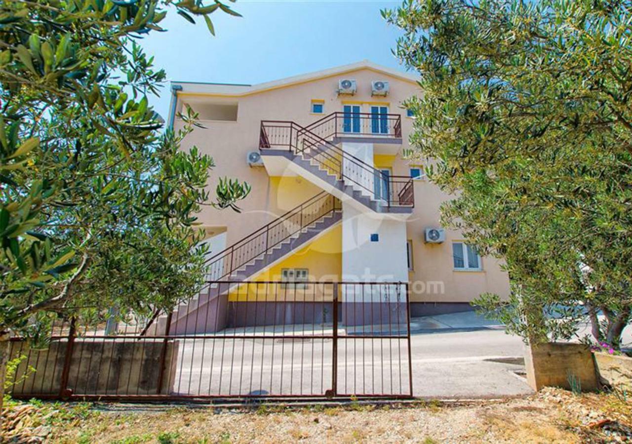 Apartments Iva Rogoznica  Luaran gambar